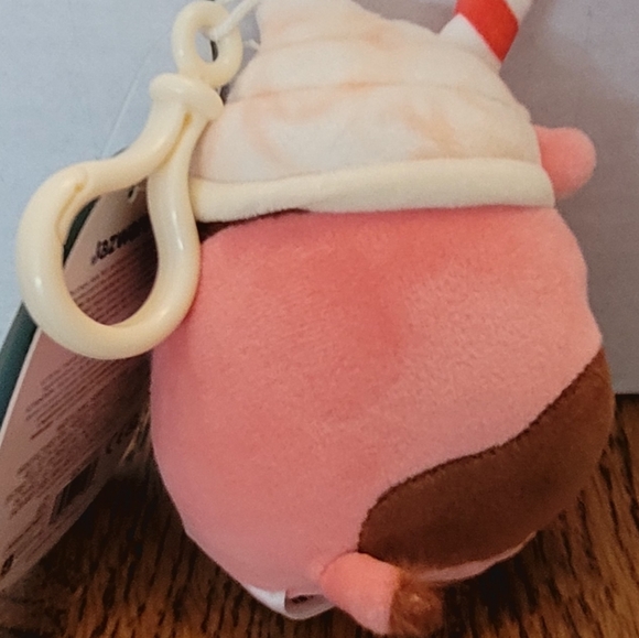 Squishmallows Strawberry Moo Pair - Picture 7 of 7